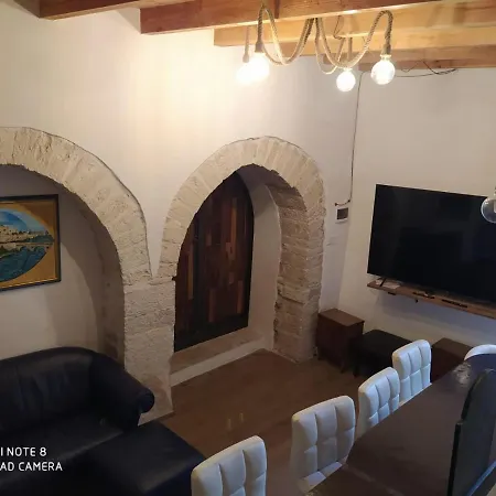 Δωμάτια σε οικογενειακή κατοικία La Quinta Porta Bitonto